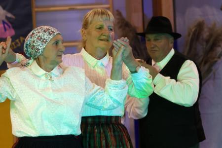 11. MEDNARODNI FOLKLORNI FESTIVAL RAKEK 59 FOTO LJUBO VUKELIČ